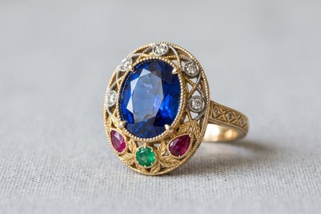 An image of the word bijou as defined by a jewel.