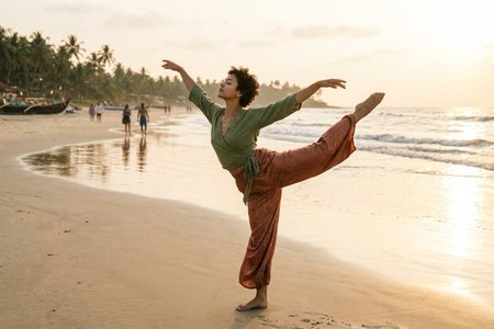 An image of the word lithe as defined by bending readily; pliant; limber; supple; flexible.
